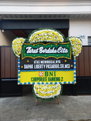 Papan Bunga Duka di Semper Barat